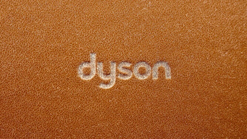 Who are the 5 Richest People in the UK. James dyson