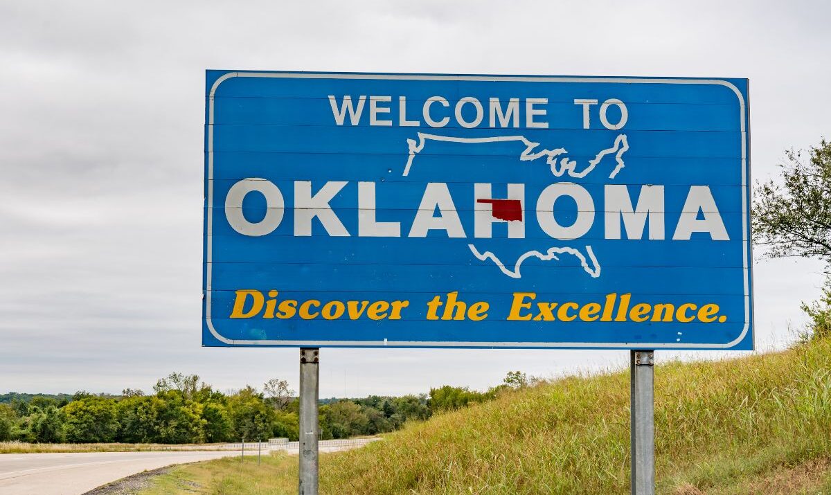 Welcome to Oklahoma sign along a highway