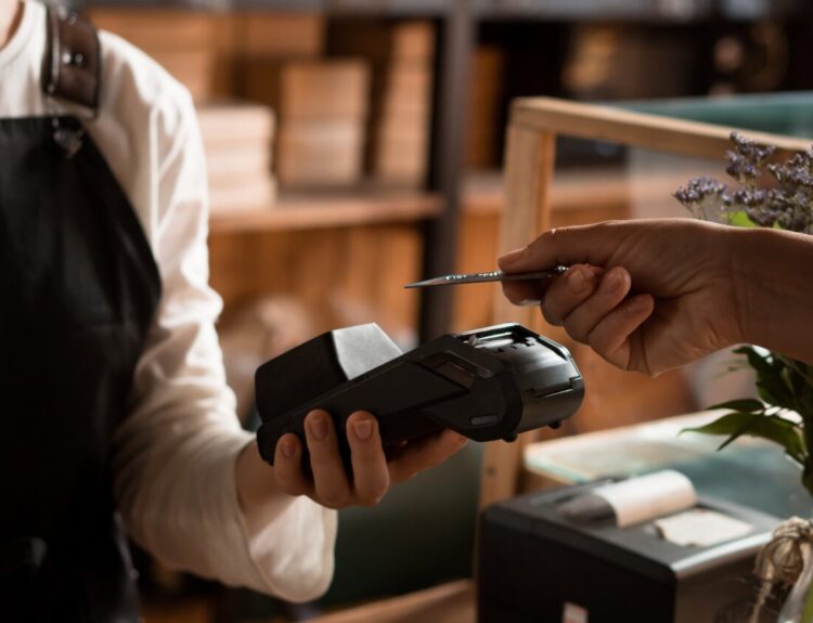 Helio expands the Shopify plugin with Solana Pay