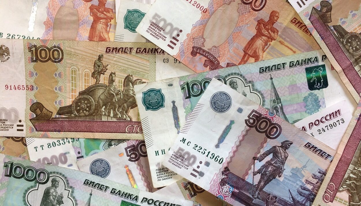 Russia eases forex sales requirements for contracts in roubles