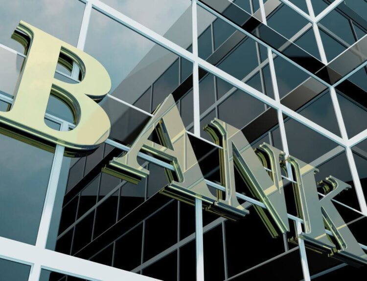 How to choose a bank for your small business. Bank building