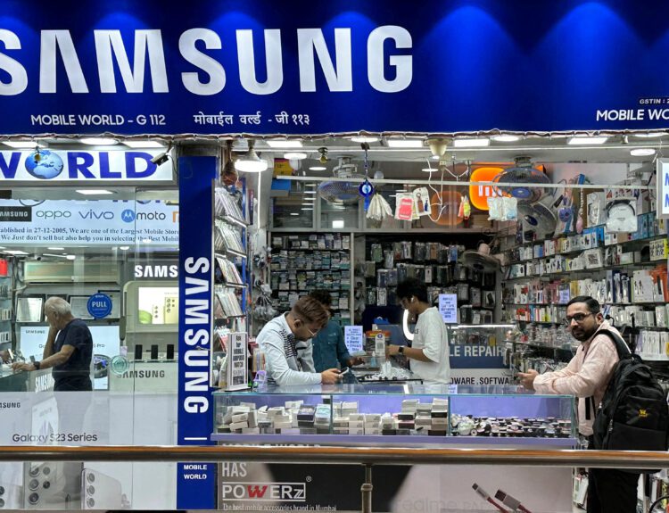 Samsung India Plant Faces Strike, Halts Production