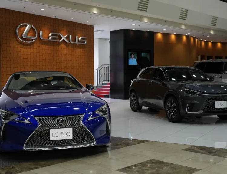 who makes lexus