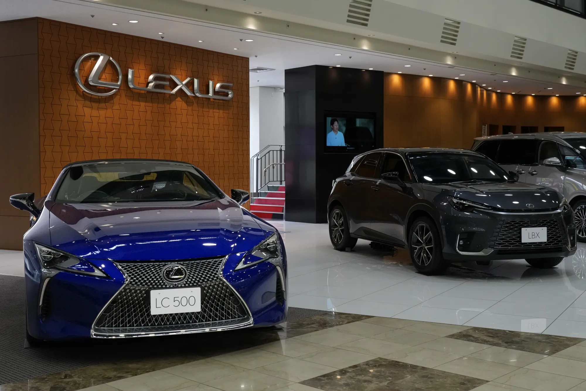 Who makes lexus the origins of the luxury car brand