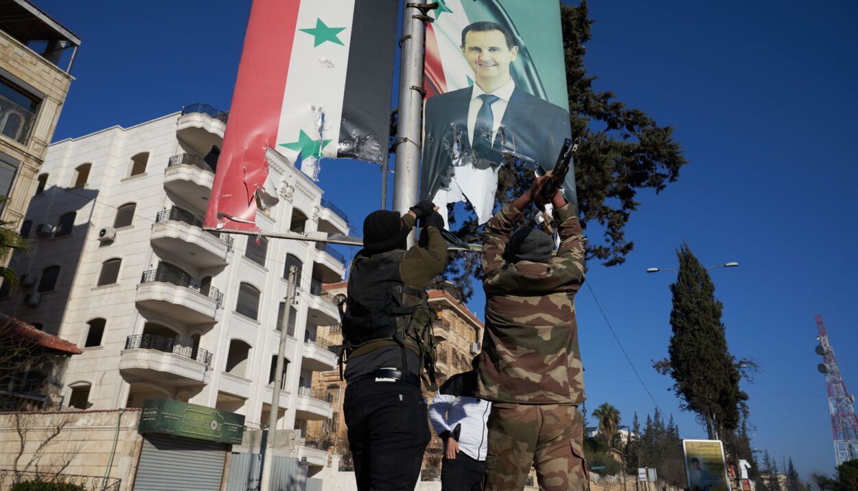 Rebels in Syria Advance to Damascus, Triggering Panic and Global Talks