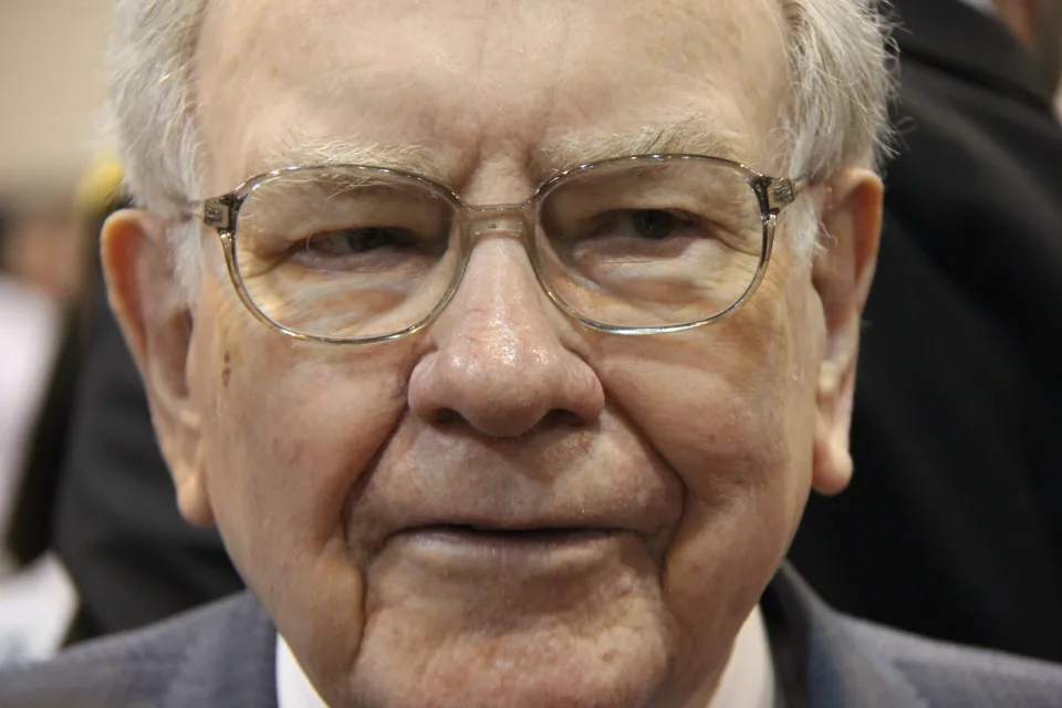 Warren Buffett Offers 166 Billion Reasons for Investors to Be Fearful in the New Year