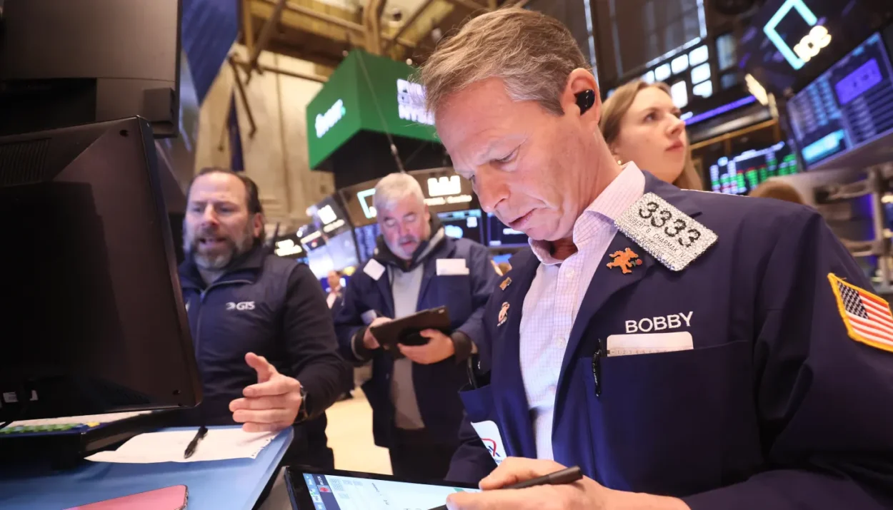 Today's Market Bullets: Dow, Nasdaq S&P 500 Dropped, and more