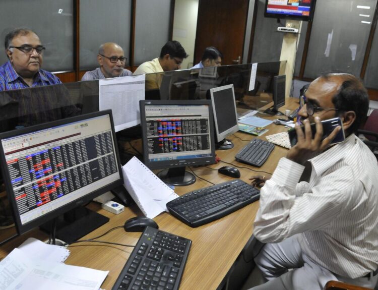 Trillion Dollar India Rout Tests Resolve of Loyal Retail Traders