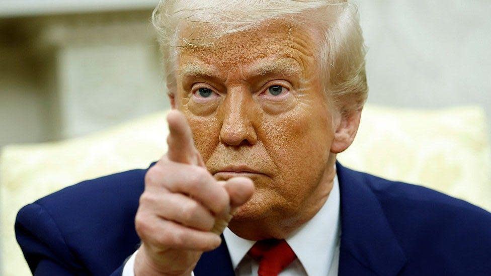 Trump Pushes Plan to Replace Income Taxes with Tariffs: "A Bonanza for America!"