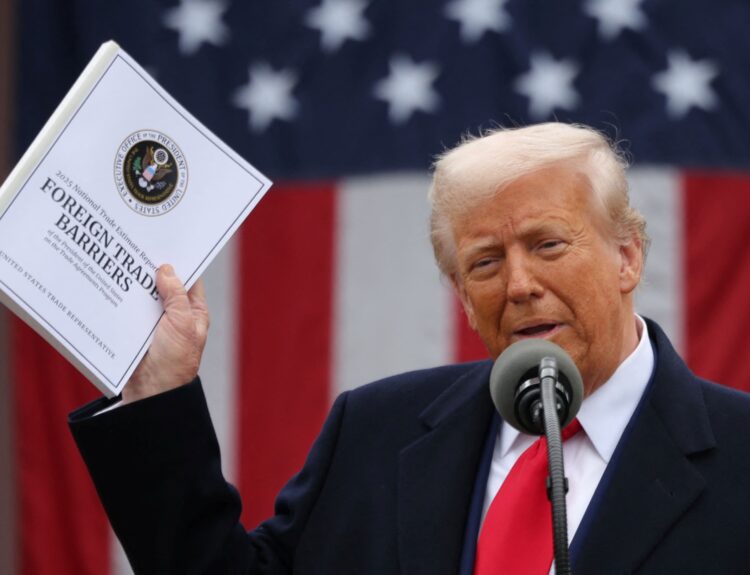 Appeals court pauses ruling that blocked Trump’s tariffs