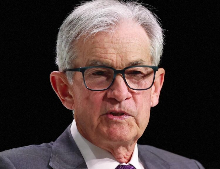 FOMC Minutes Signal Patience Amid Economic Uncertainty
