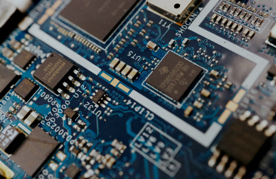 Trump orders US chip designers to stop selling to China