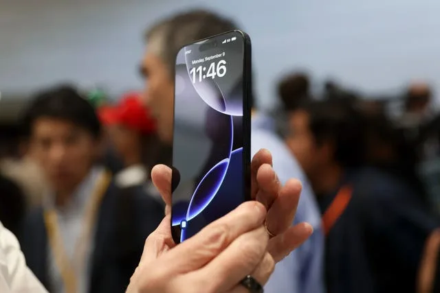Trump Threatens 25% Tariff on Apple as Foxconn Invests $1.5B in India