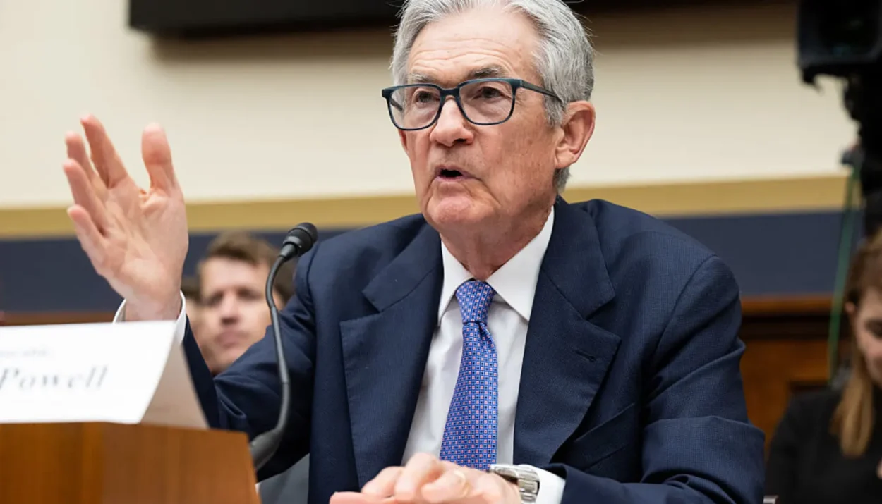 Powell Reaffirms Inflation Fight, Says Fed Will ‘Wait and See’ on Tariff Impact