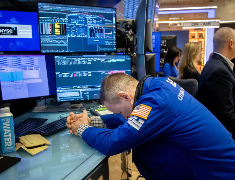 Stock futures fall after Trump warns new 10% tariffs