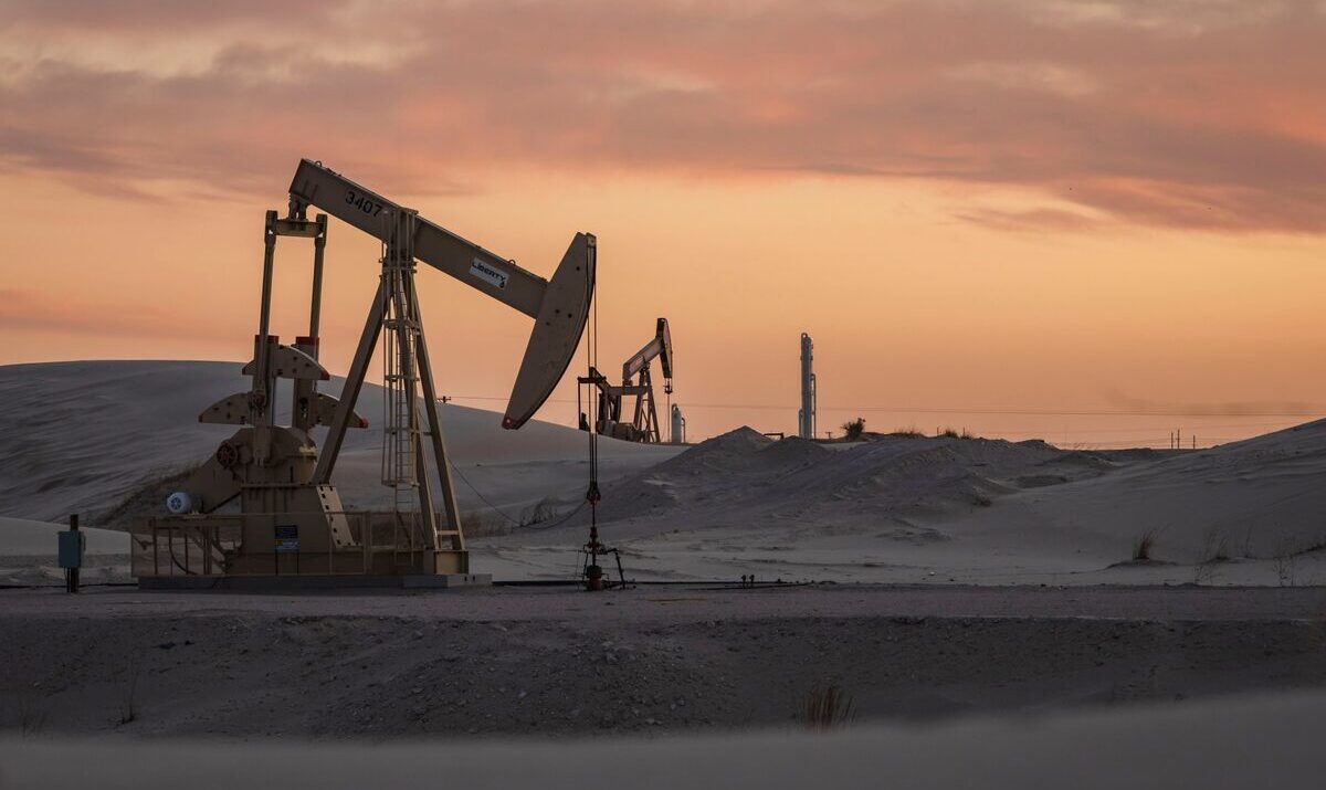 Wall Street Is Stubbornly Bullish on Downtrodden Energy Stocks