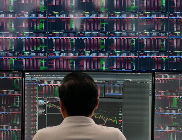 Algorithms Go All-In on Stocks as Human Traders Pull Back