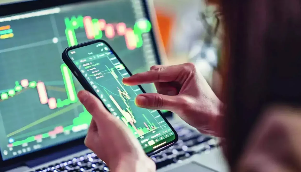 Global Markets Rally on Fed Cut Bets and Strong Earnings Amid Tariff Turmoil