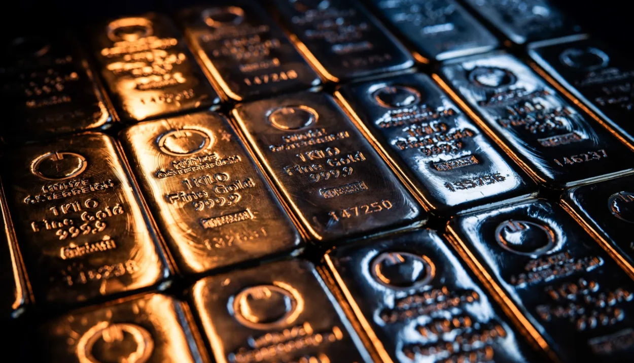 Gold Pulls Back From Record Highs, but Goldman Sees More Upside Ahead