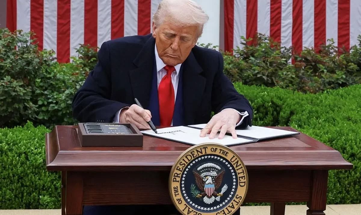 Trump Pushes Pharma, AI, Energy and Mining Deals Ahead of Midterms