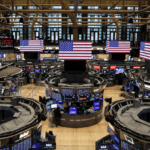 Wall Street Slips as Shutdown Drags On and Valuation Fears Creep In