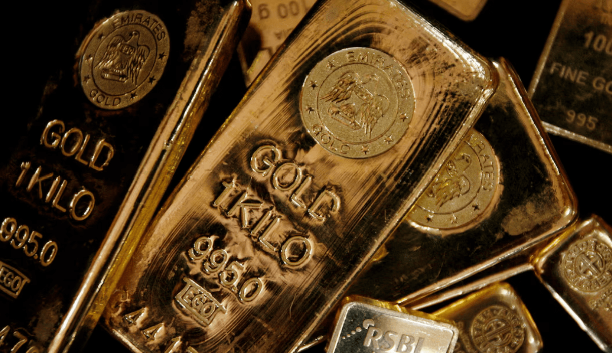 Gold Drops for 4th Straight Day as Strong Dollar Hits Metals; New Forecast