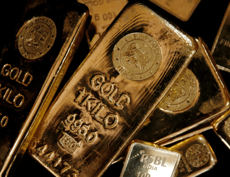 Gold Drops for 4th Straight Day as Strong Dollar Hits Metals; New Forecast