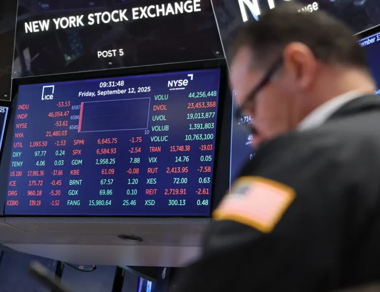 US Markets Reverse as Nvidia Rally Fades and Fed Cut Odds Shrink