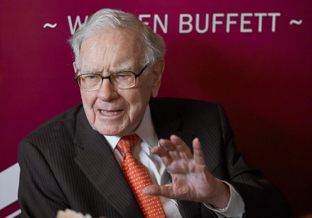 Warren Buffett Reveals New $4.3B Alphabet Stake, And Sells More Apple Ahead of Buffett’s Exit