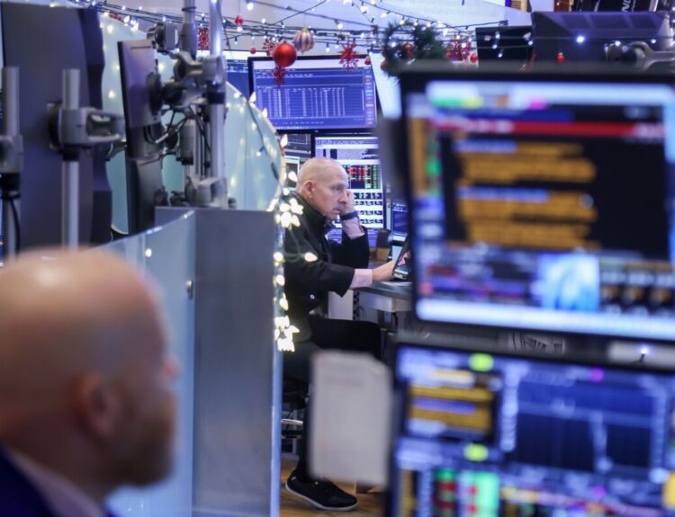 A brutal year for stock picking spurs trillion-dollar fund exodus