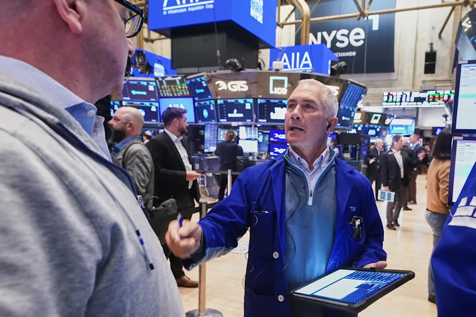 Economic and Earnings Calendar: December 1–5, 2025