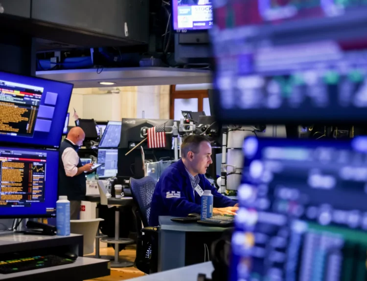 S&P 500 Hits Record Close as Growth Stocks Rally on Strong US Data