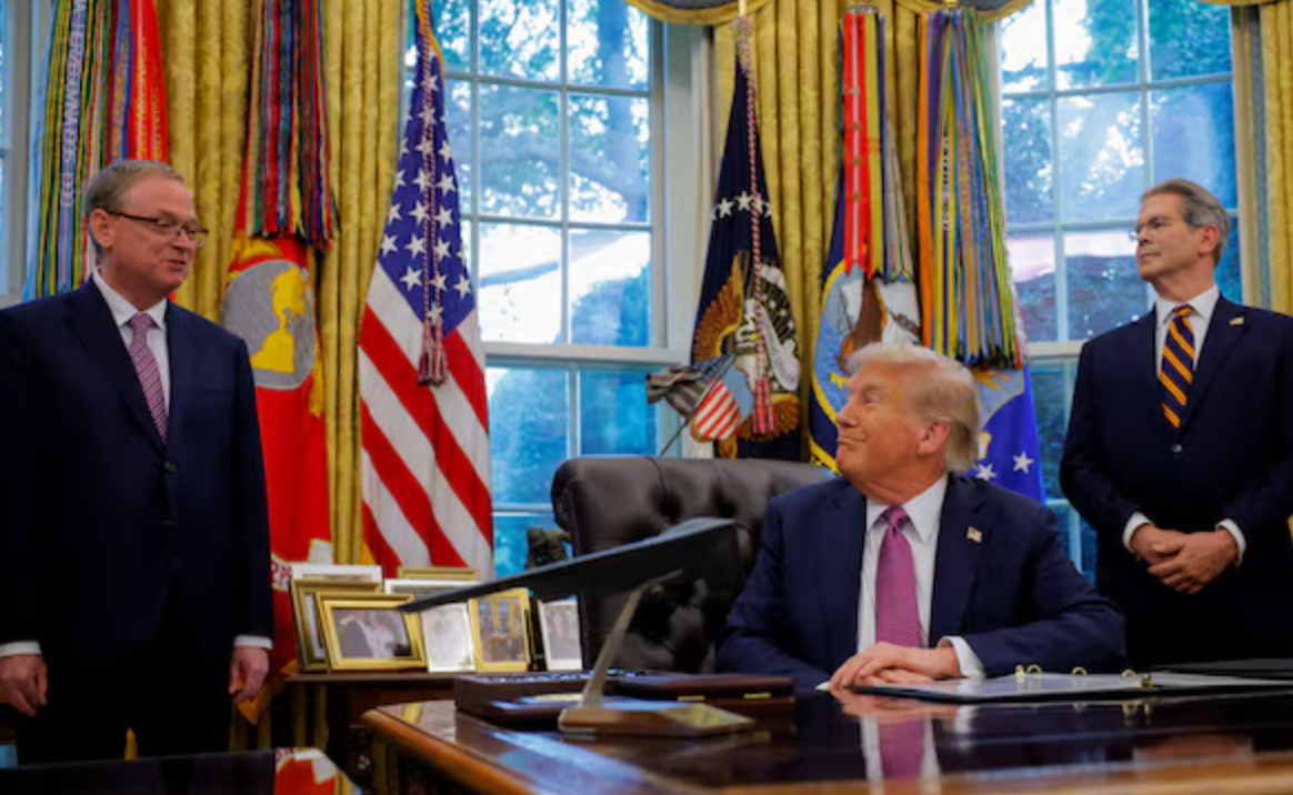 Trump Eyes Kevin Hassett for Fed Chair, Decision Coming Early 2026