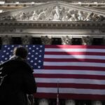 US Stocks Extend Winning Streak on Rate Cut Hopes and Strong Data