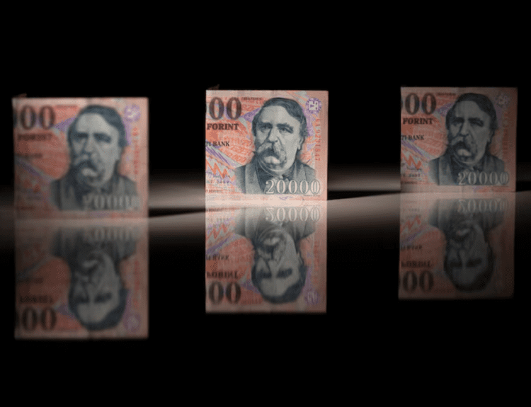 Wild Currency Swings Put Emerging Markets in the Global Spotlight as Dollar Weakens