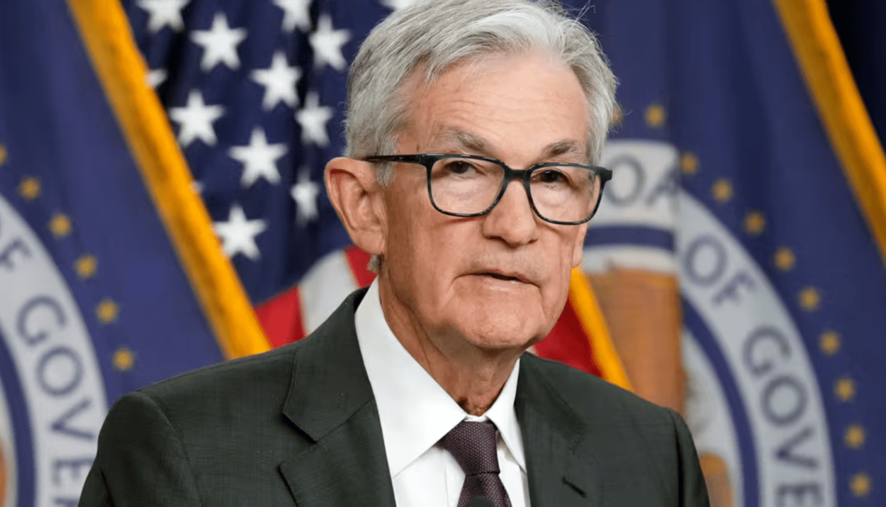 Fed keeps interest rates, Trump insists on lower