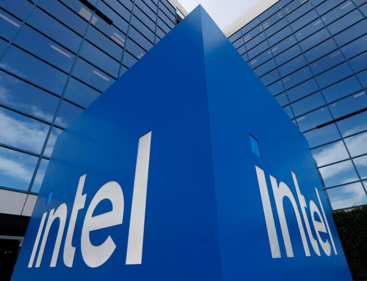Intel Crashes 17% as Turnaround Hopes Meet Reality