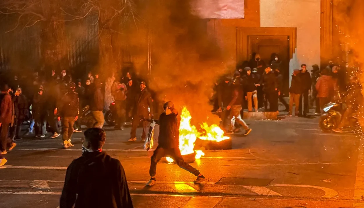 Oil Prices Jump as Trump Cancels Iran Talks and Signals Support for Protesters