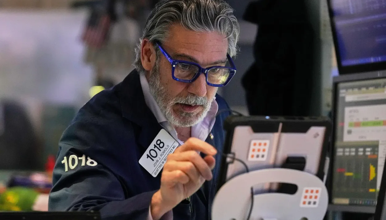 Wall Street Hits New Records as Markets Shake Off Trump–Fed Tensions