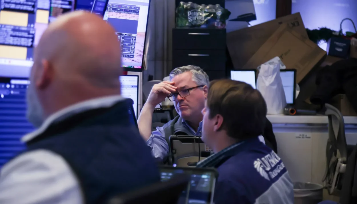 Goldman Traders Warn Stock Selling Isn’t Over in Choppy Market