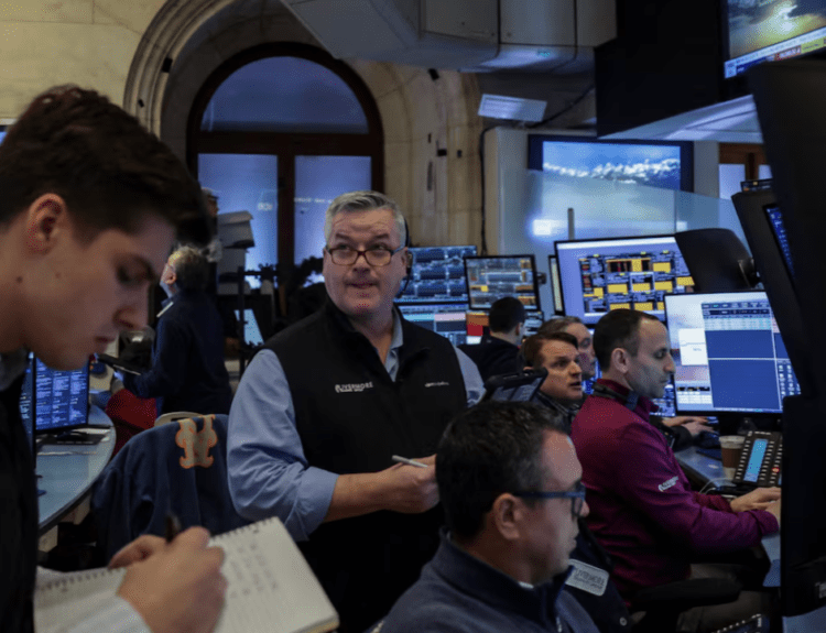 Wall Street Rebounds as Tech Stocks Lead, AI Fears Ease