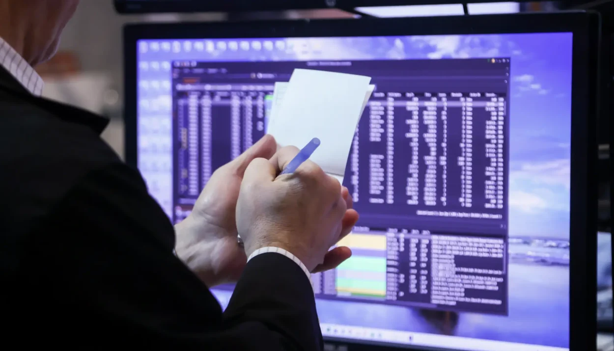 A $1 billion Fund Manager Cuts 70% of Stocks, Waits for These Buying Opportunities