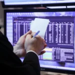 A $1 billion Fund Manager Cuts 70% of Stocks, Waits for These Buying Opportunities