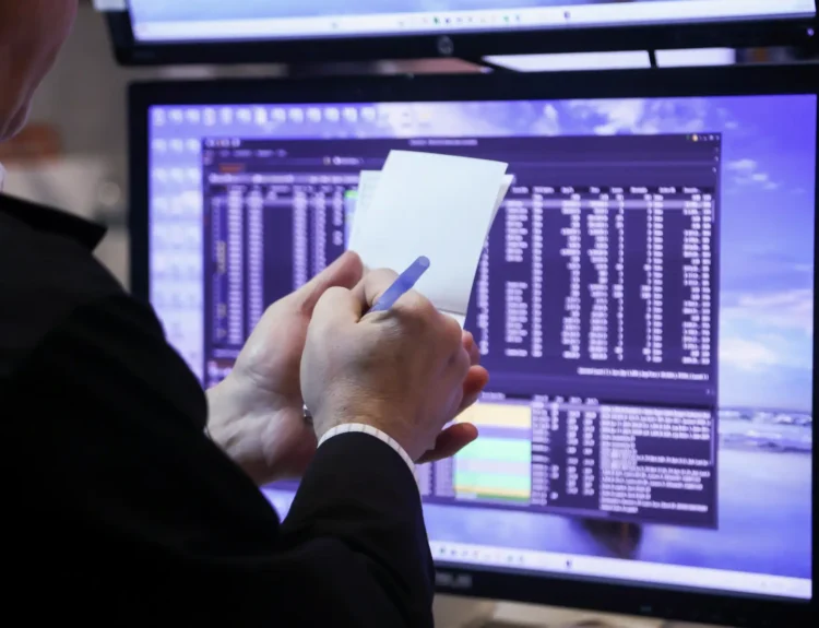 A $1 billion Fund Manager Cuts 70% of Stocks, Waits for These Buying Opportunities