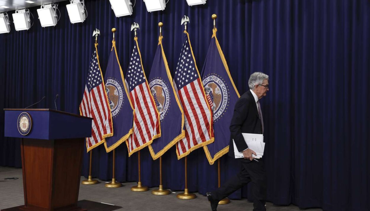 Fed Keeps Rates Steady Amid Rising Inflation: What it Means for Banks