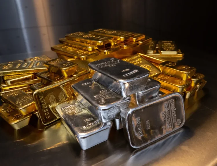 Gold Mining Stocks Slide as Rate Cut Hopes Fade