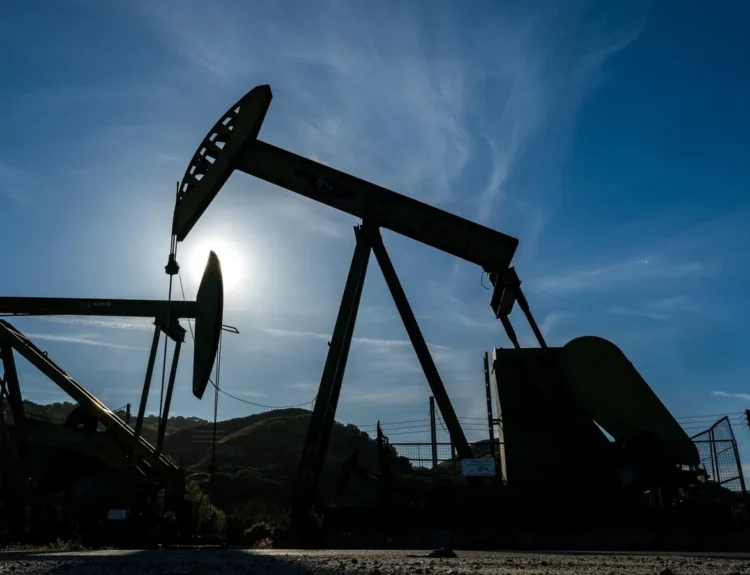 IEA to Release Record 400 Million Barrels From Oil Reserves