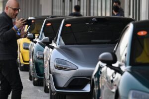 Foreign Car Companies Turn to Tech to Win Back China