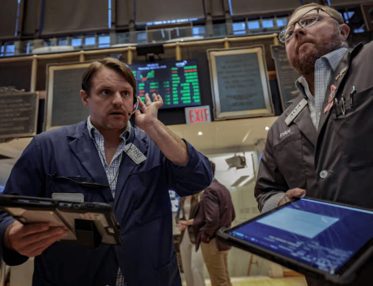 Global Equity Funds See Biggest Inflows in Over a Year