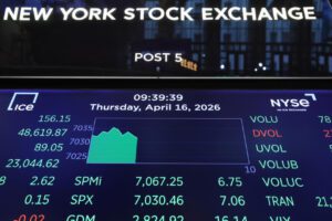 Stocks Hit Records as Oil Plunges After Strait Reopens